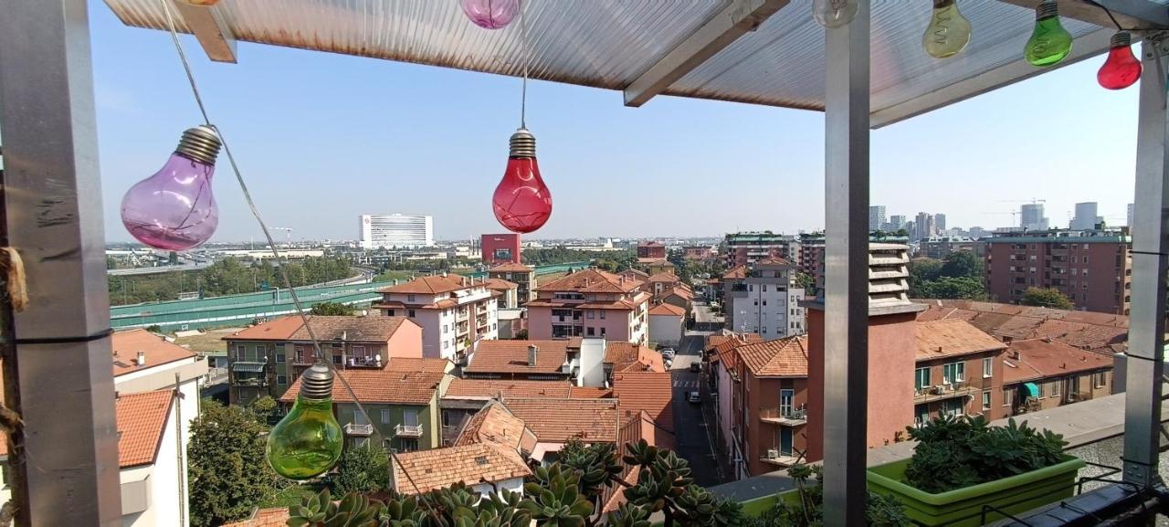 La Mansarda Di Pero Con Terrazza Apartamento Exterior foto